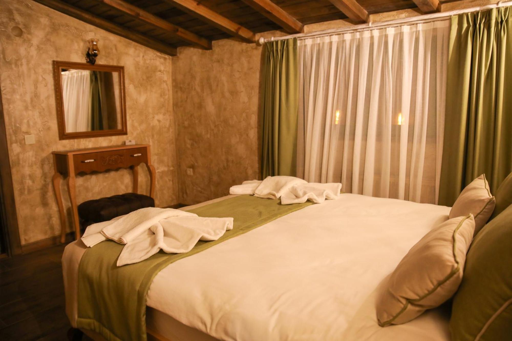 Kazdagi Atila Bey Konagi Hotel Ayvacik Bagian luar foto