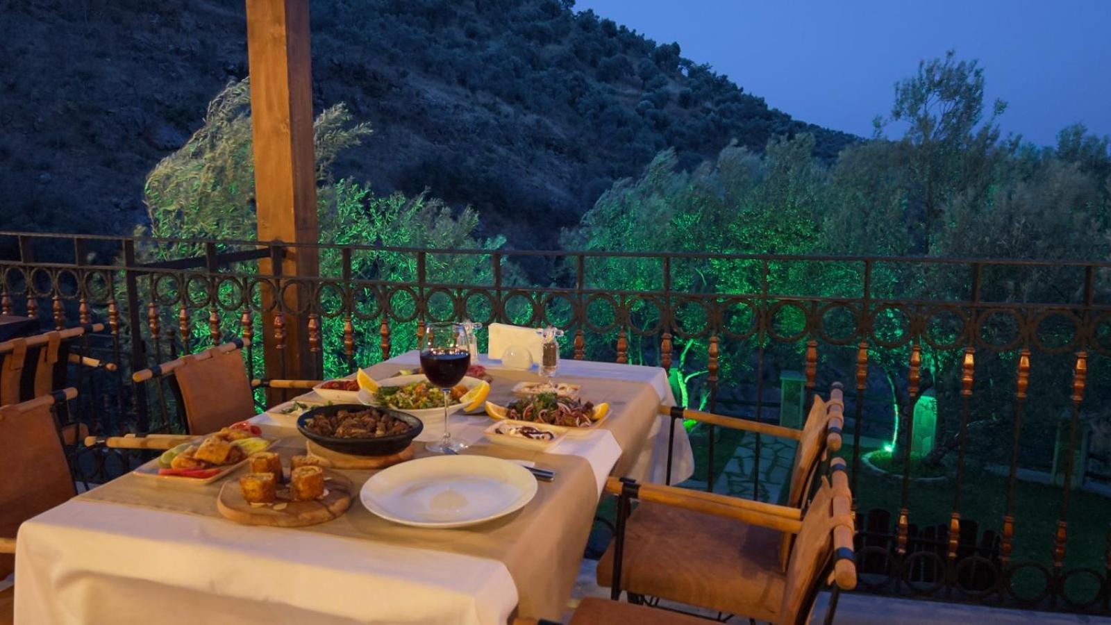 Kazdagi Atila Bey Konagi Hotel Ayvacik Bagian luar foto